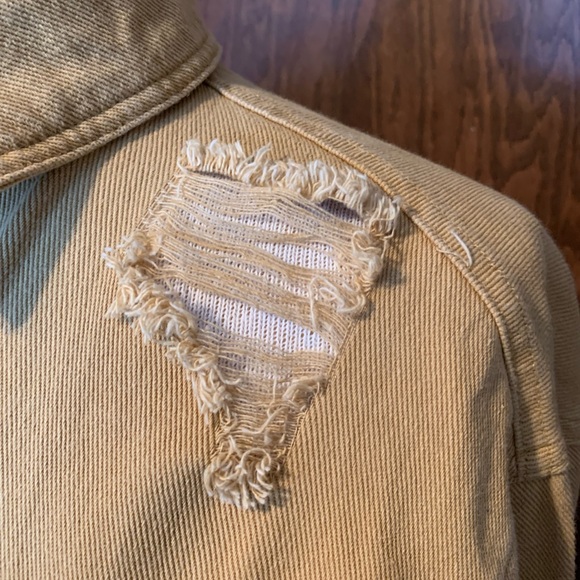 Women’s Jean Jacket - Picture 3 of 8